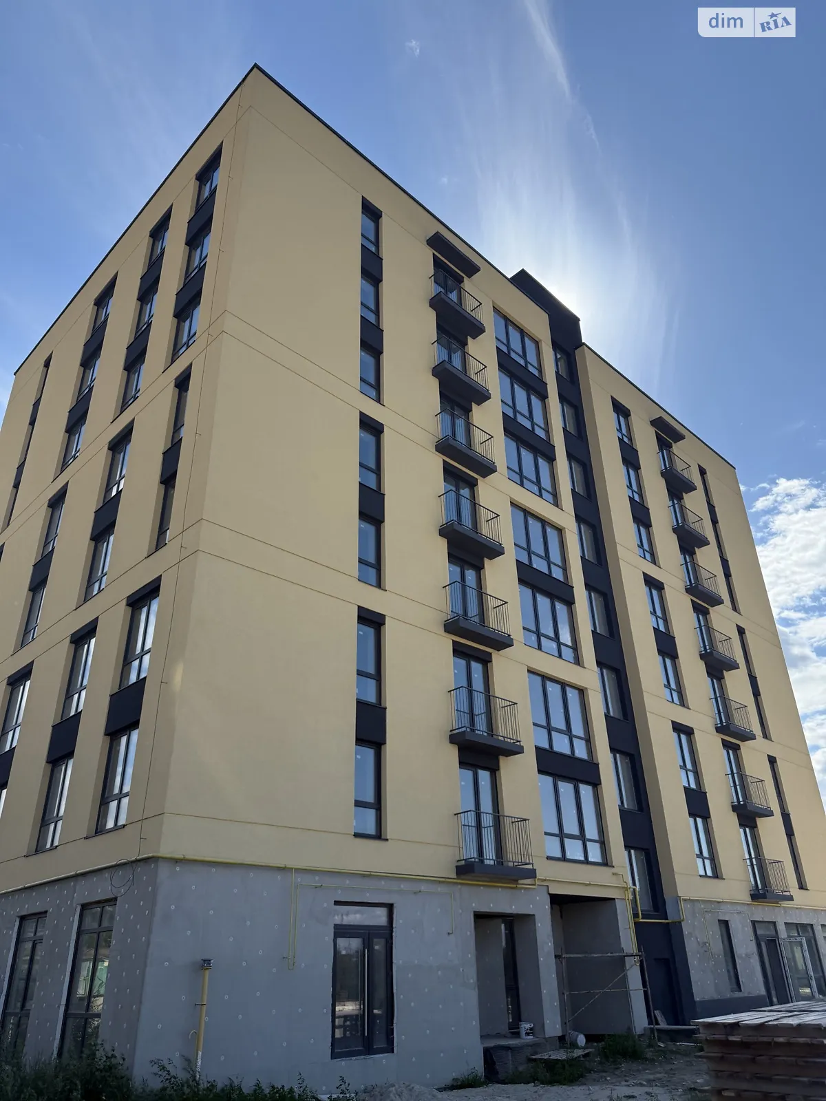 2-комнатная квартира 75 кв. м в Тернополе, ул. Текстильная - фото 1