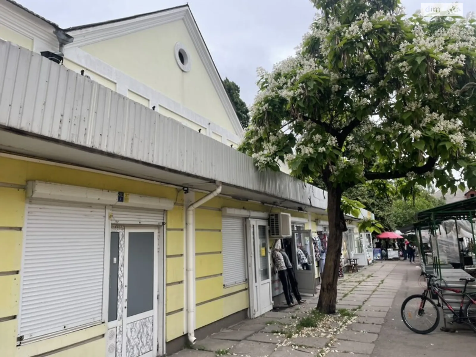 Продается офис 960 кв. м в бизнес-центре, цена: 240000 $ - фото 1