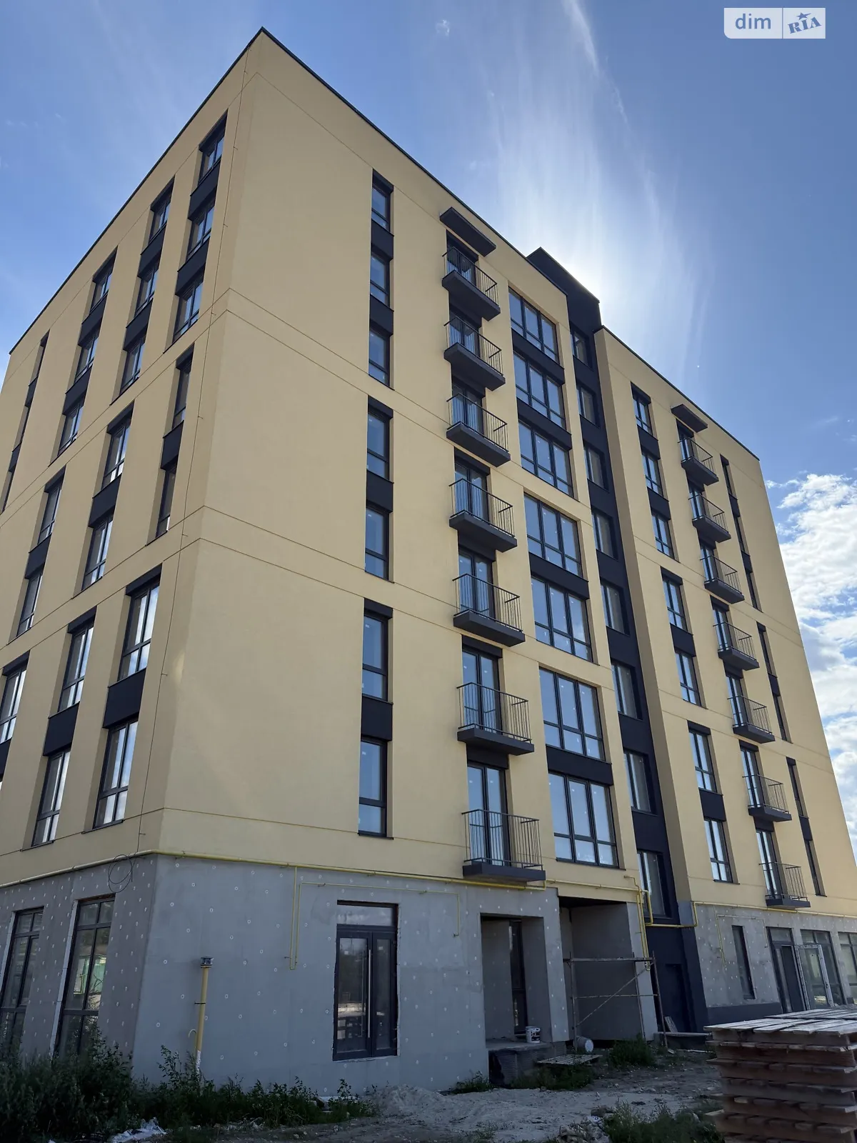 4-комнатная квартира 107 кв. м в Тернополе, ул. Текстильная - фото 1