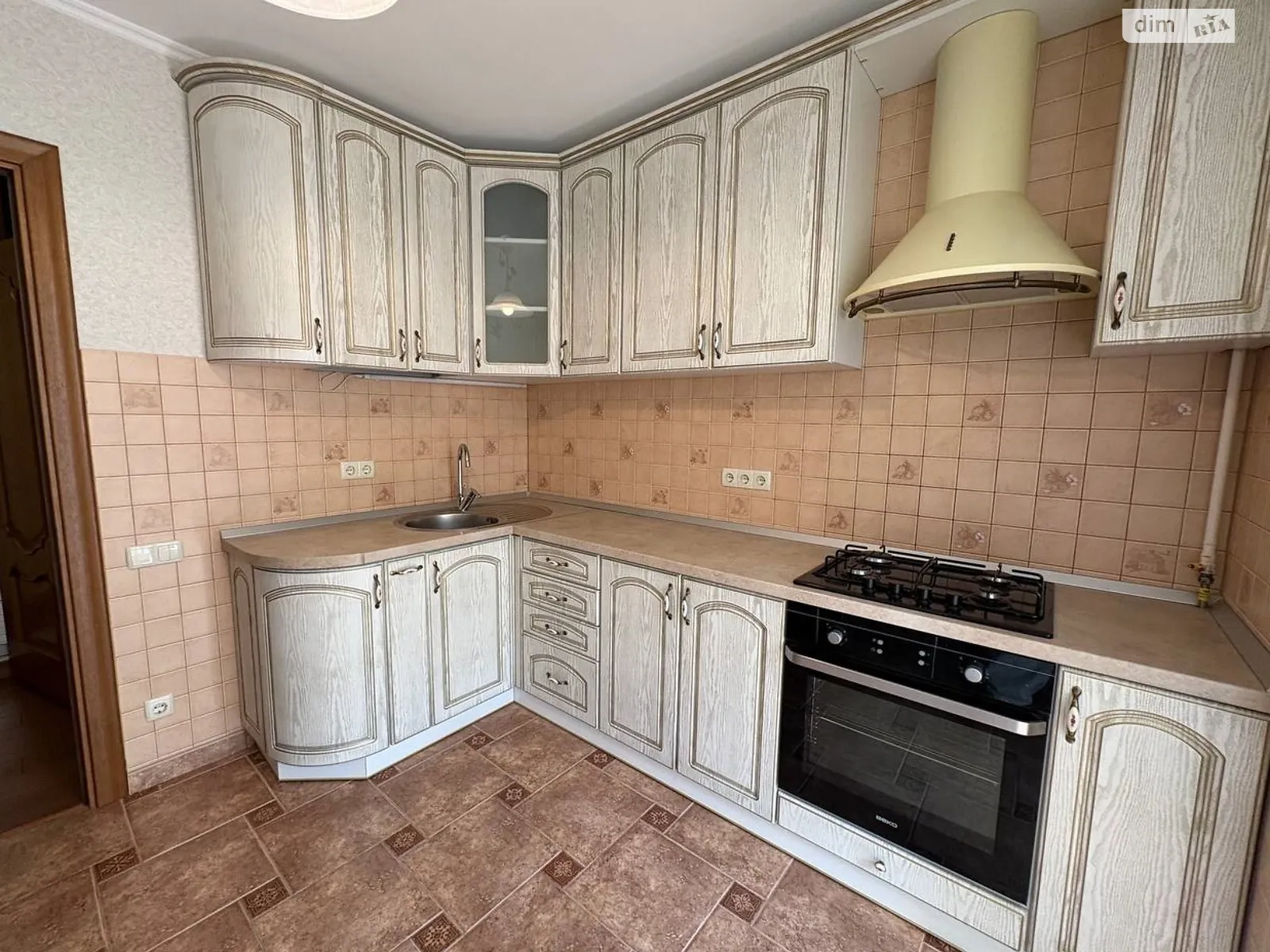 Продается 1-комнатная квартира 38 кв. м в Софиевской Борщаговке, ул. Леси Украинки, 26 - фото 1