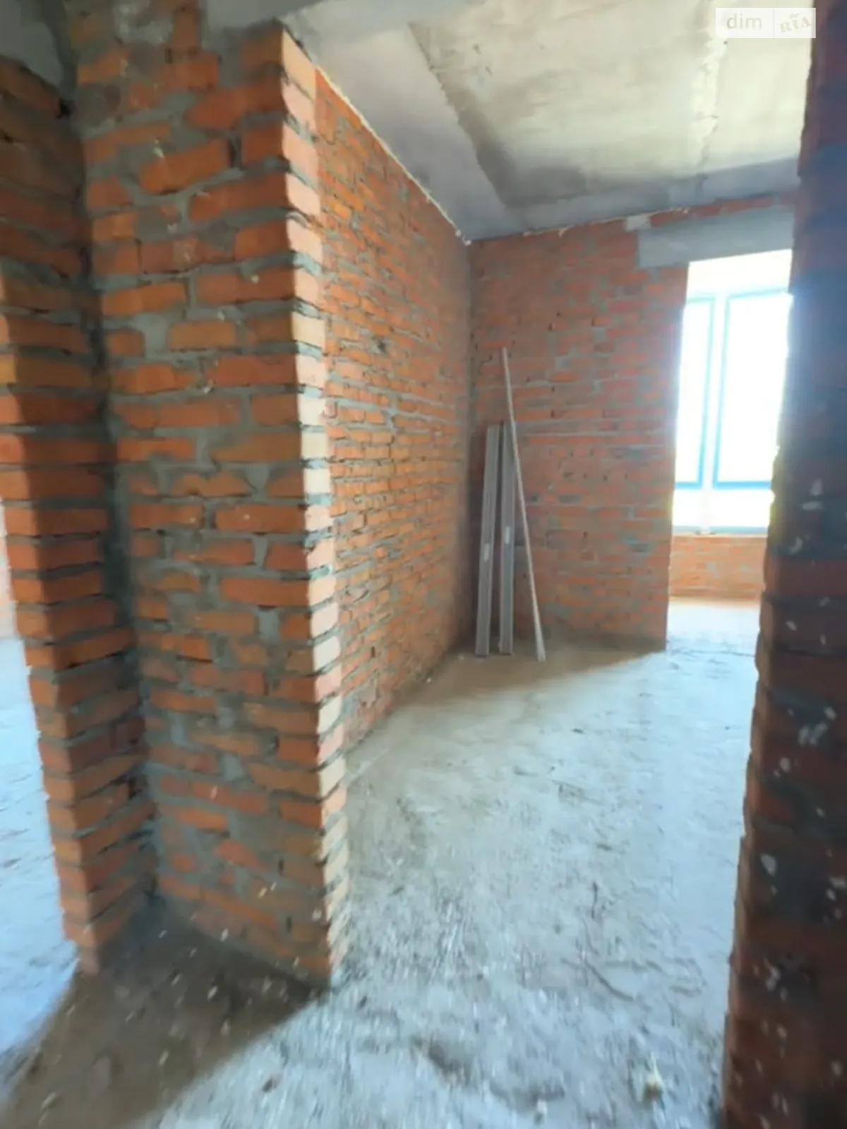 Продается 1-комнатная квартира 39 кв. м в Буче, ул. Степана Рудницкого, 2 - фото 1