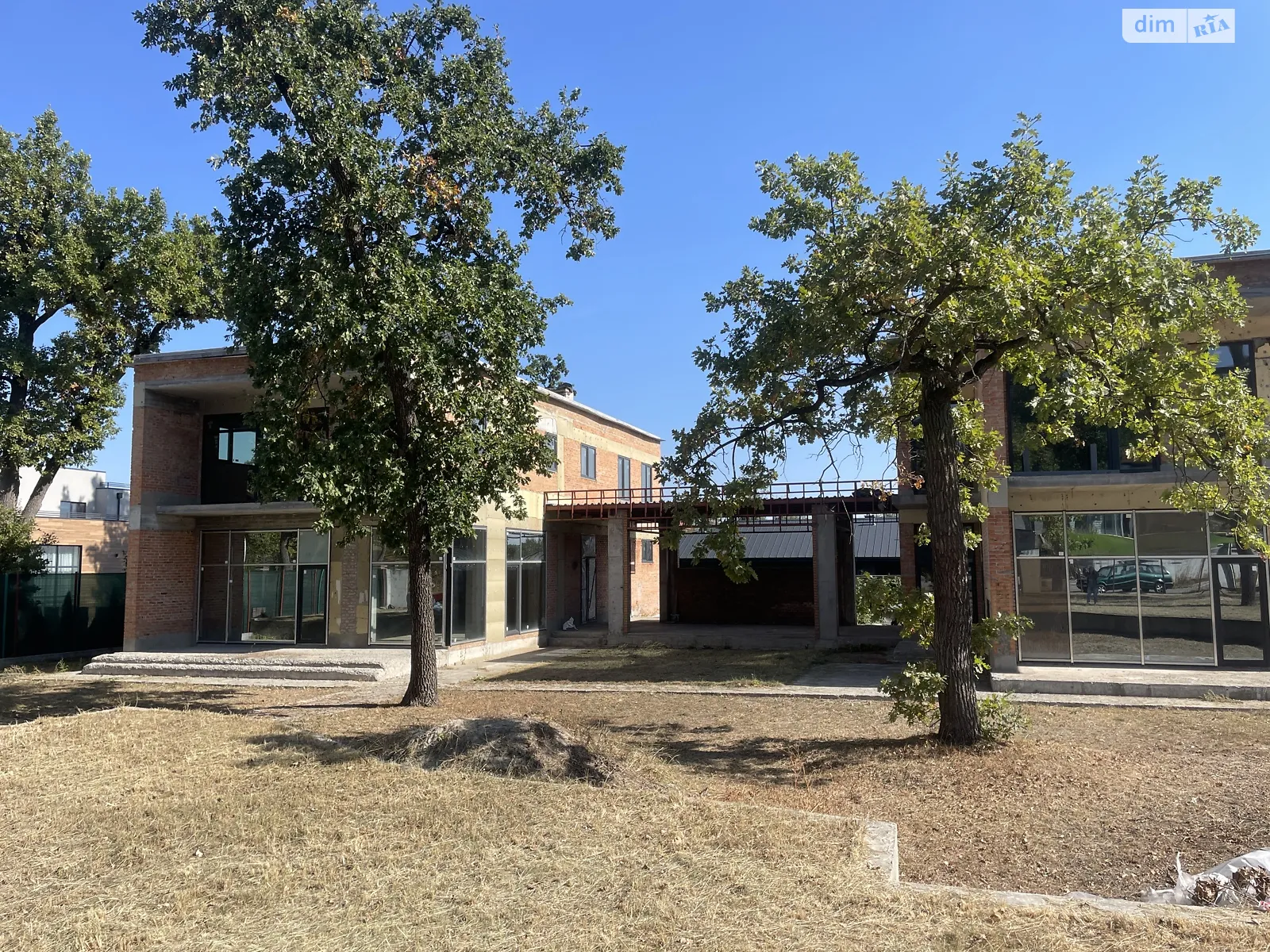 Продается дом на 3 этажа 314 кв. м с террасой, цена: 235000 $ - фото 1