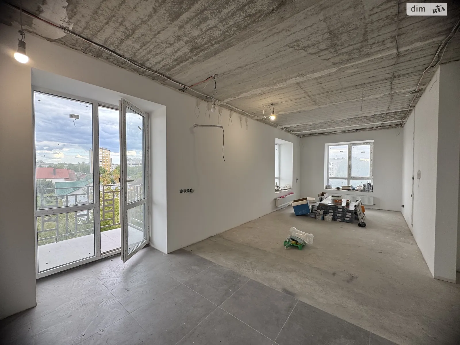 Продается 3-комнатная квартира 80 кв. м в Ивано-Франковске, ул. Хмельницкого Богдана - фото 1