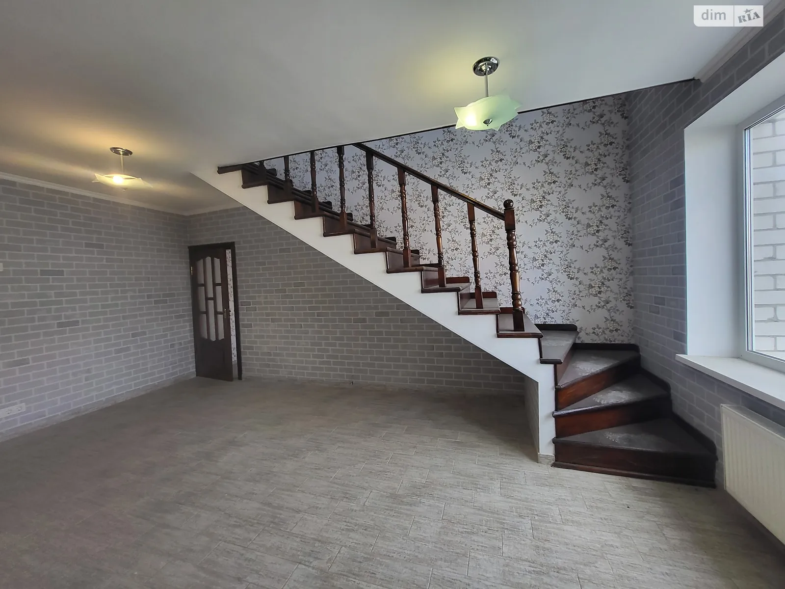 Сдается в аренду офис 136 кв. м в бизнес-центре, цена: 700 $ - фото 1