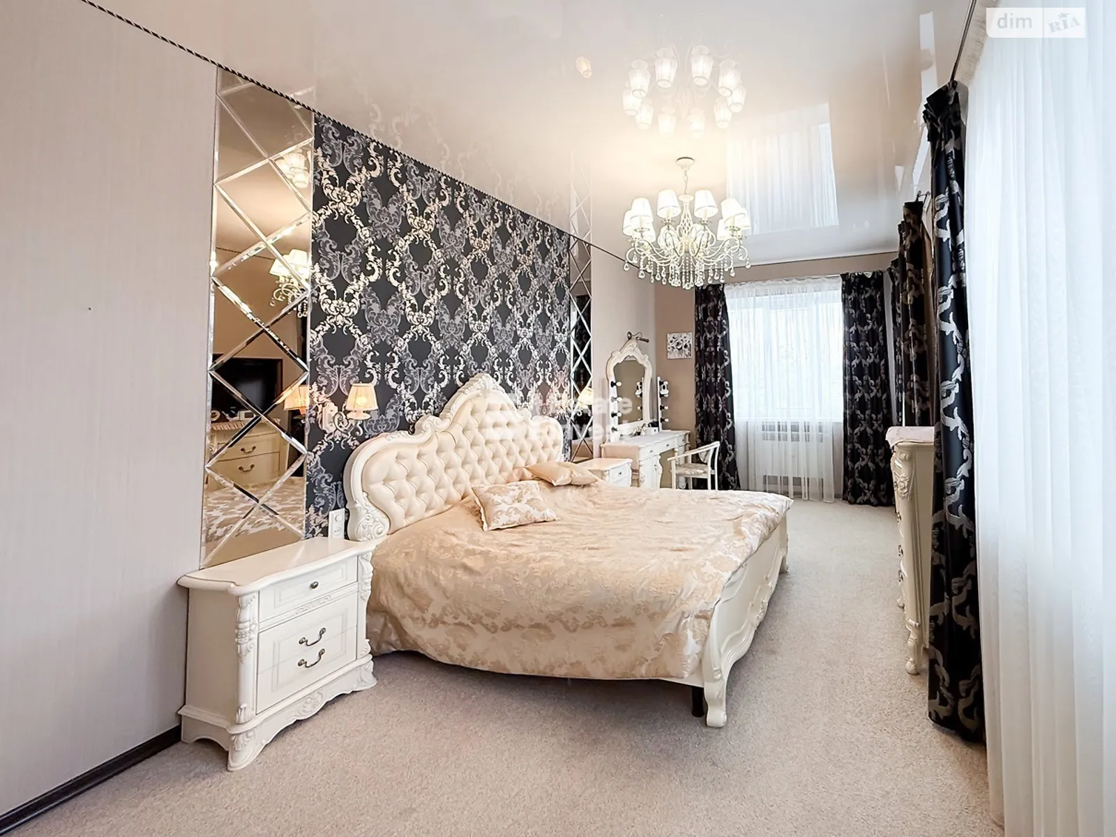 Продается дом на 2 этажа 175.9 кв. м с верандой, цена: 290000 € - фото 1