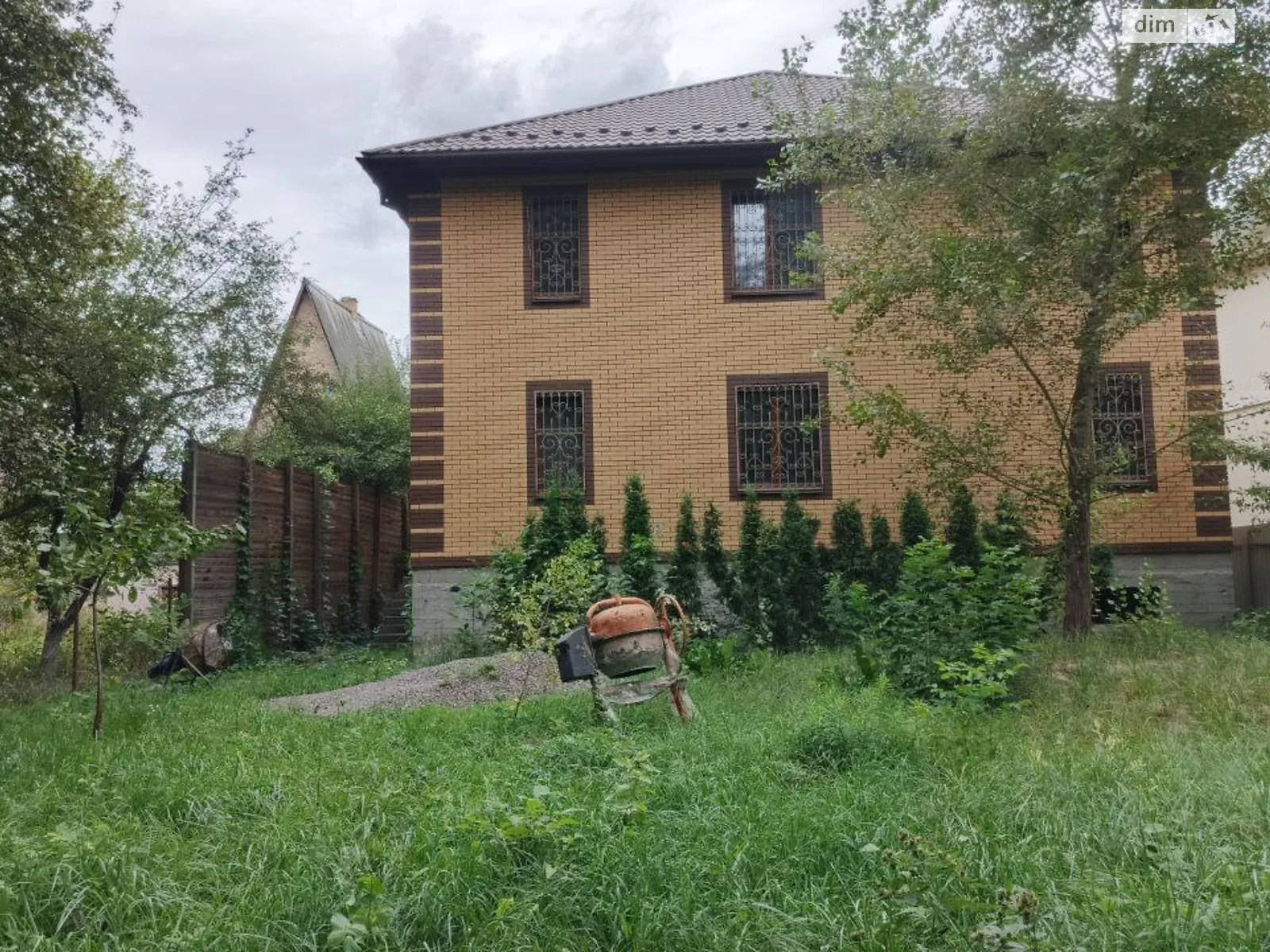 Продается дом на 4 этажа 600 кв. м с садом, цена: 145000 $ - фото 1