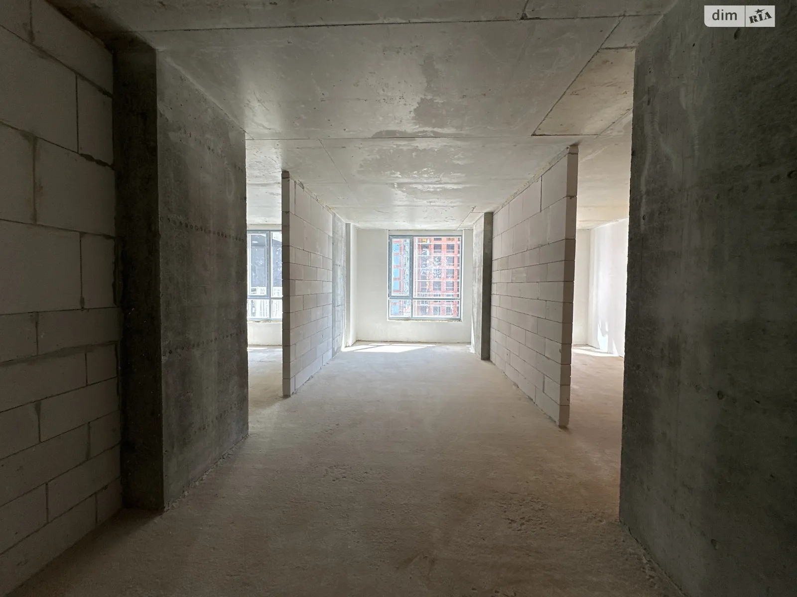 Продается 2-комнатная квартира 56 кв. м в Ивано-Франковске, ул. Хриплинская, 9 - фото 1