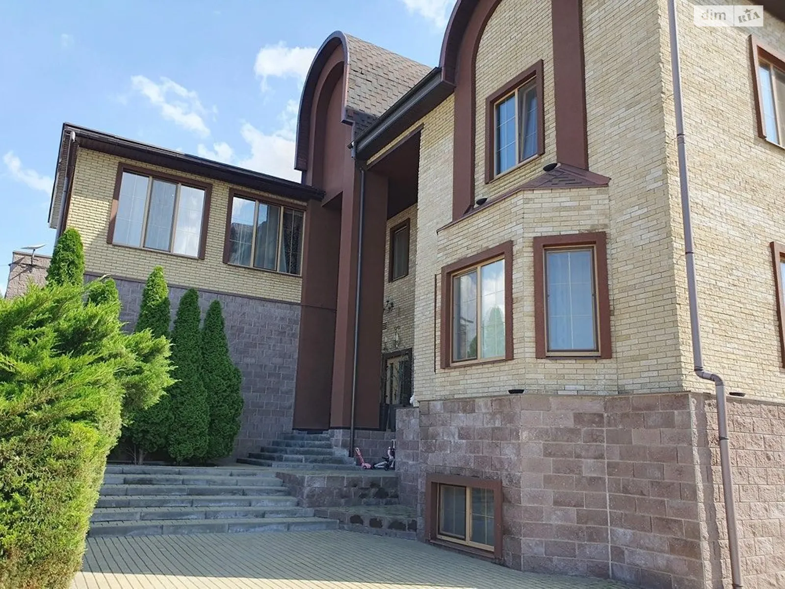 Продается 3-комнатная квартира 95 кв. м в Новоалександровке, ул. Яблоневая - фото 1