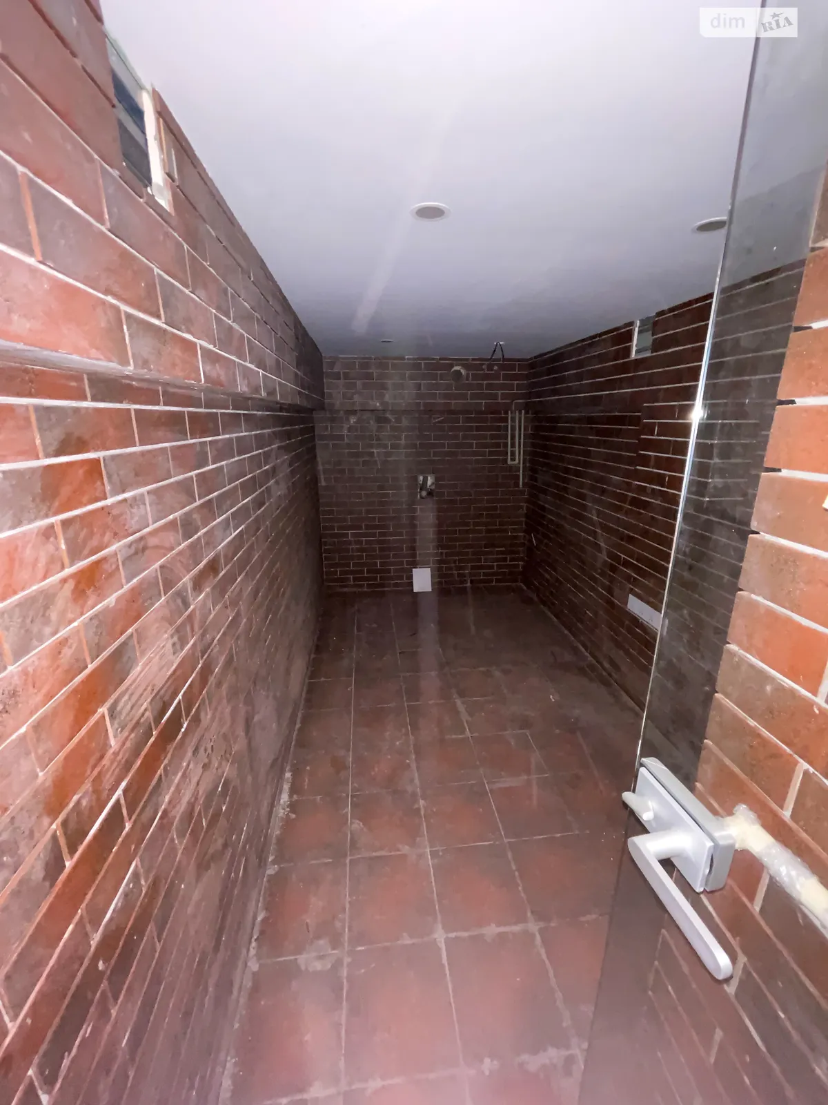 Продается дом на 2 этажа 79 кв. м с гаражом, цена: 165000 $ - фото 1