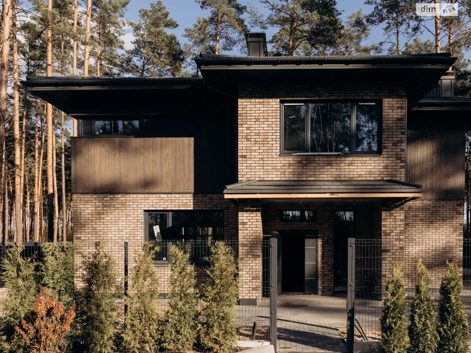 Продается дом на 2 этажа 240 кв. м с верандой, цена: 425000 $ - фото 1