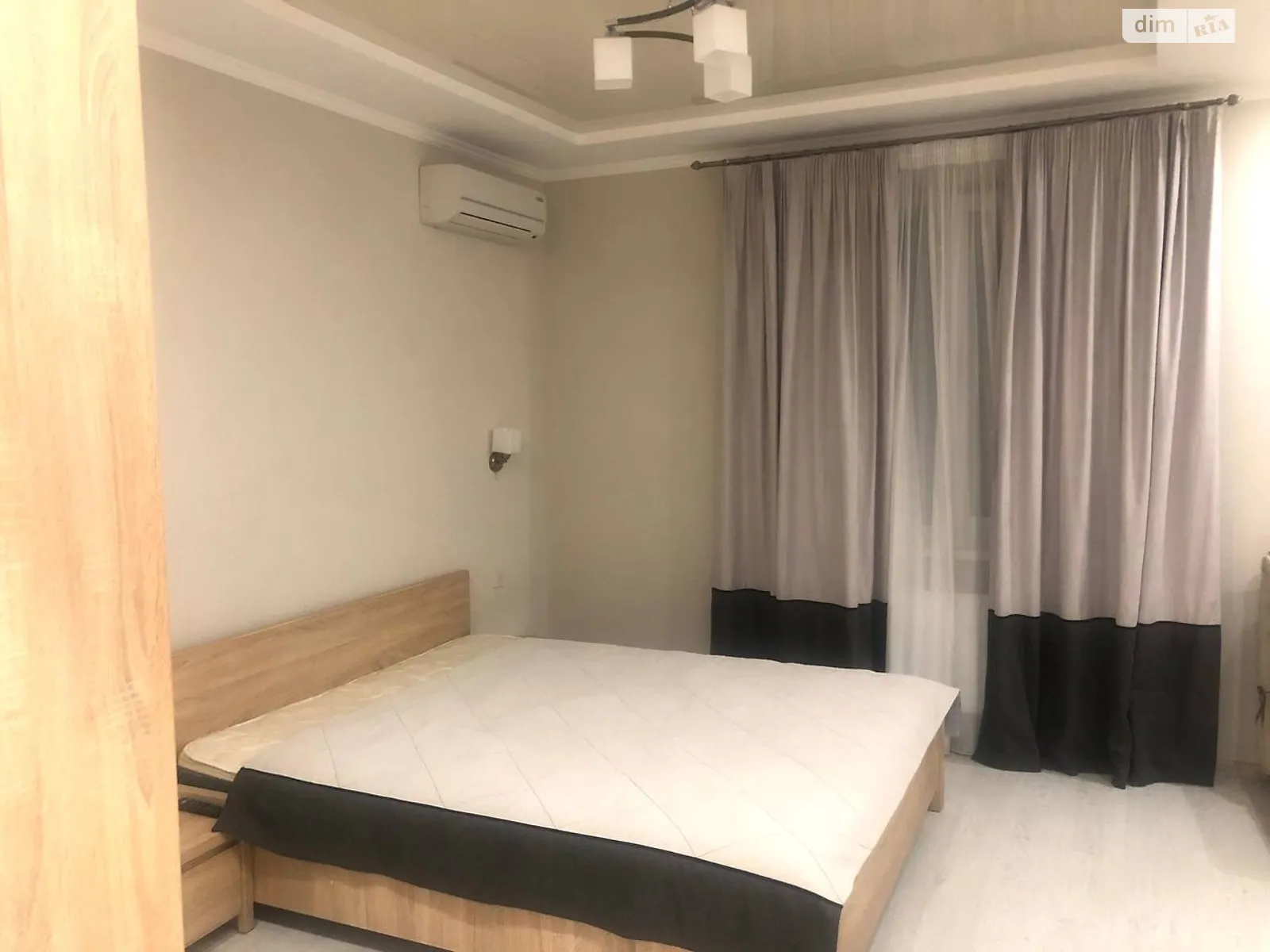 Продается 1-комнатная квартира 43.6 кв. м в Одессе, ул. Среднефонтанская, 30/1 - фото 1