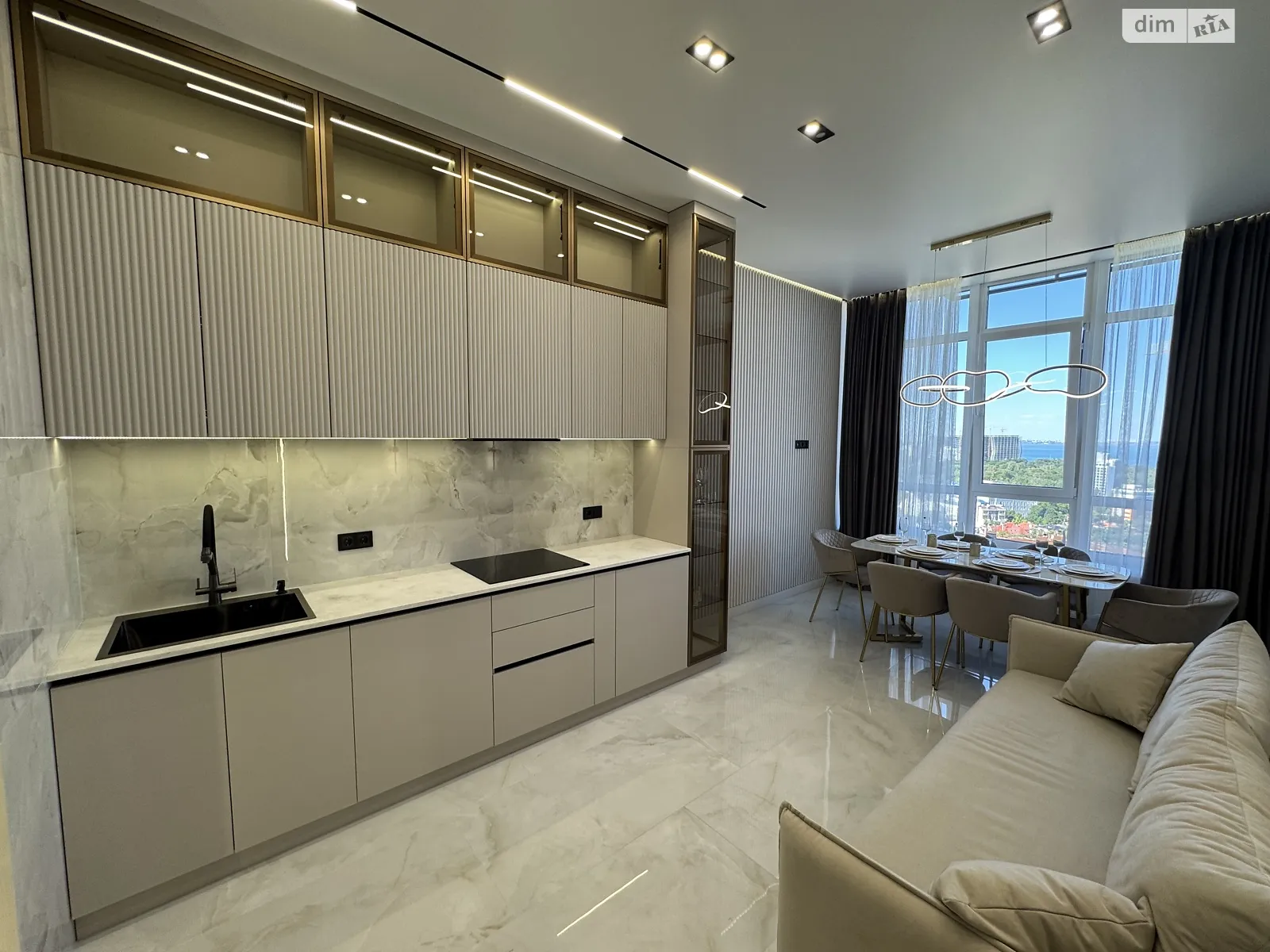 Продается 2-комнатная квартира 82 кв. м в Одессе, пер. Курортный, 4 - фото 1