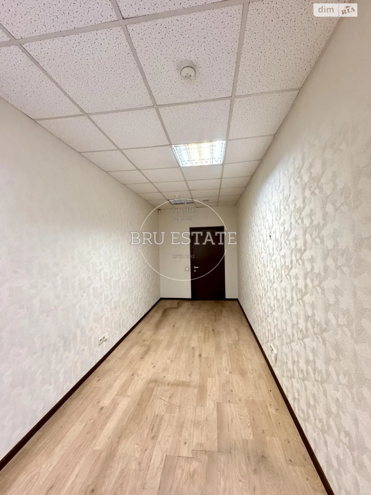 Сдается в аренду офис 19 кв. м в бизнес-центре, цена: 6000 грн - фото 1