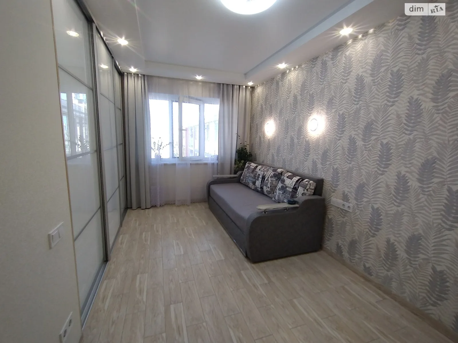 Продається 1-кімнатна квартира 36 кв. м у Одесі, вул. Олексія Вадатурського(Маршала Малиновського), 18 - фото 1