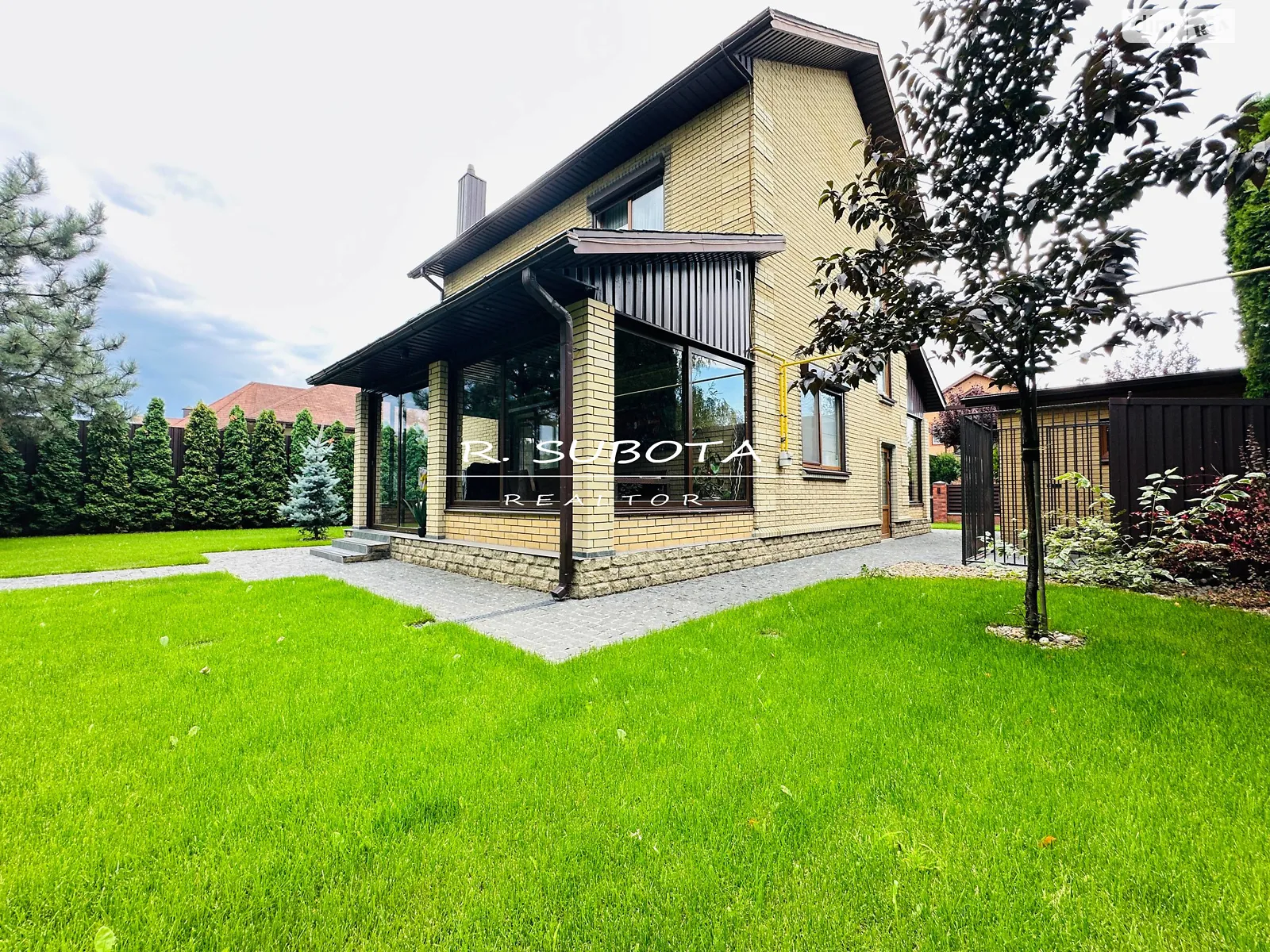 Продается дом на 2 этажа 141 кв. м с участком, цена: 290000 $ - фото 1