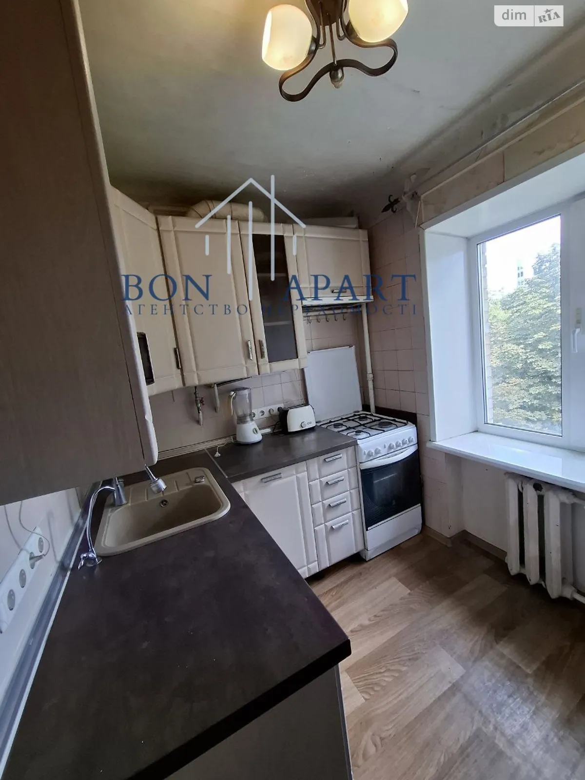 Продается 3-комнатная квартира 55 кв. м в Киеве, ул. Введенская, 32 - фото 1