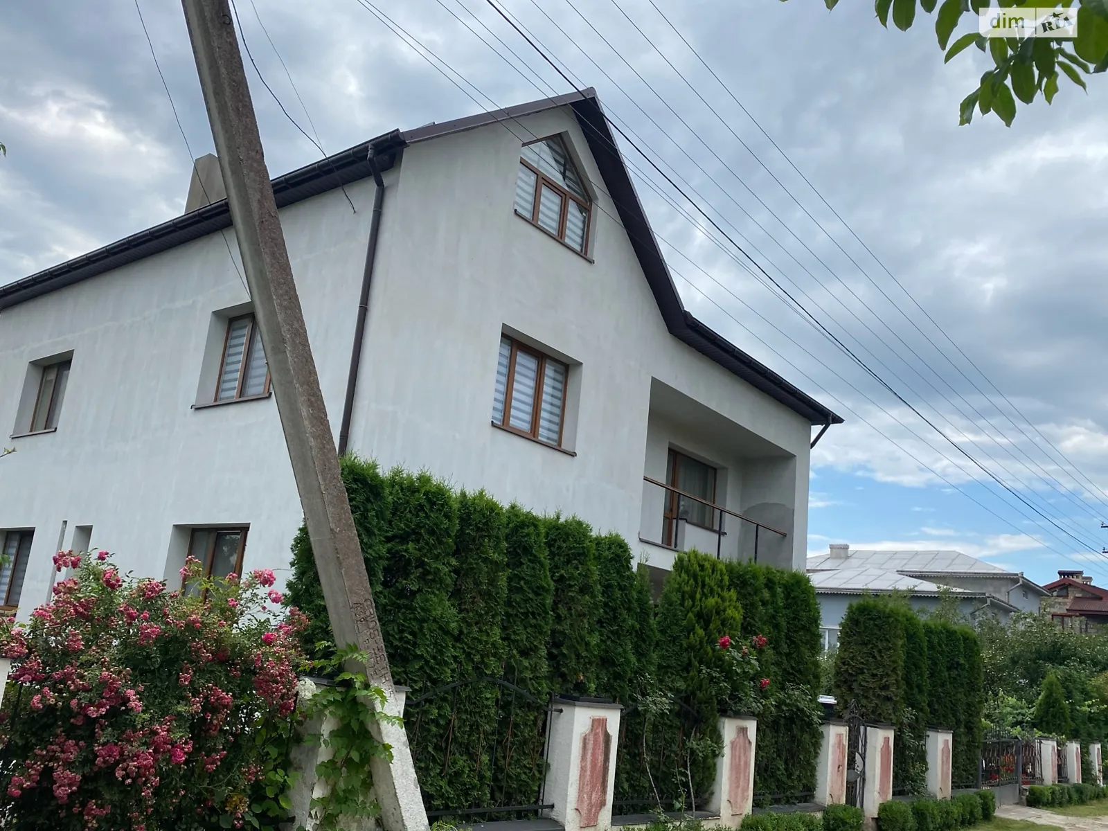 Продается дом на 2 этажа 250 кв. м с участком, цена: 255000 $ - фото 1