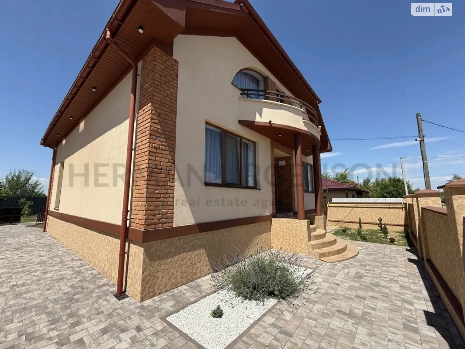 Продается дом на 2 этажа 258.2 кв. м с садом, цена: 350000 $ - фото 1