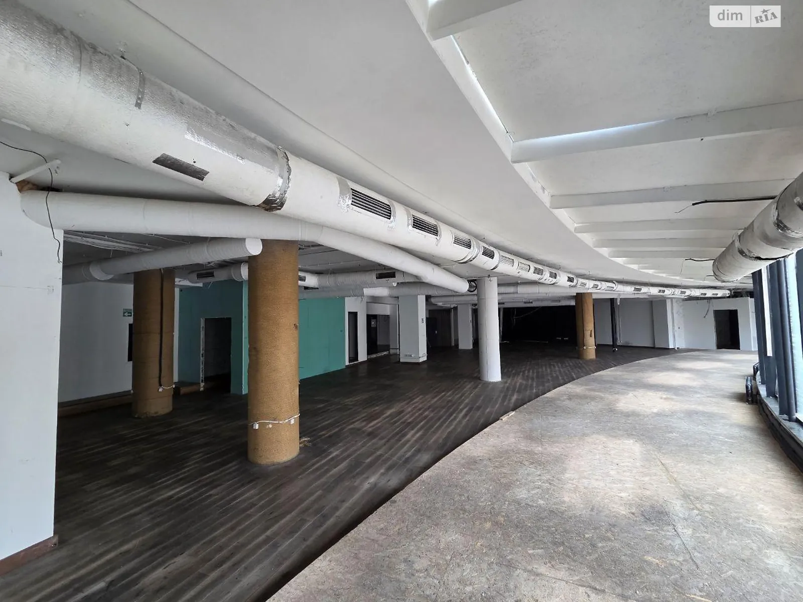 Сдается в аренду офис 1400 кв. м в бизнес-центре, цена: 24300 $ - фото 1
