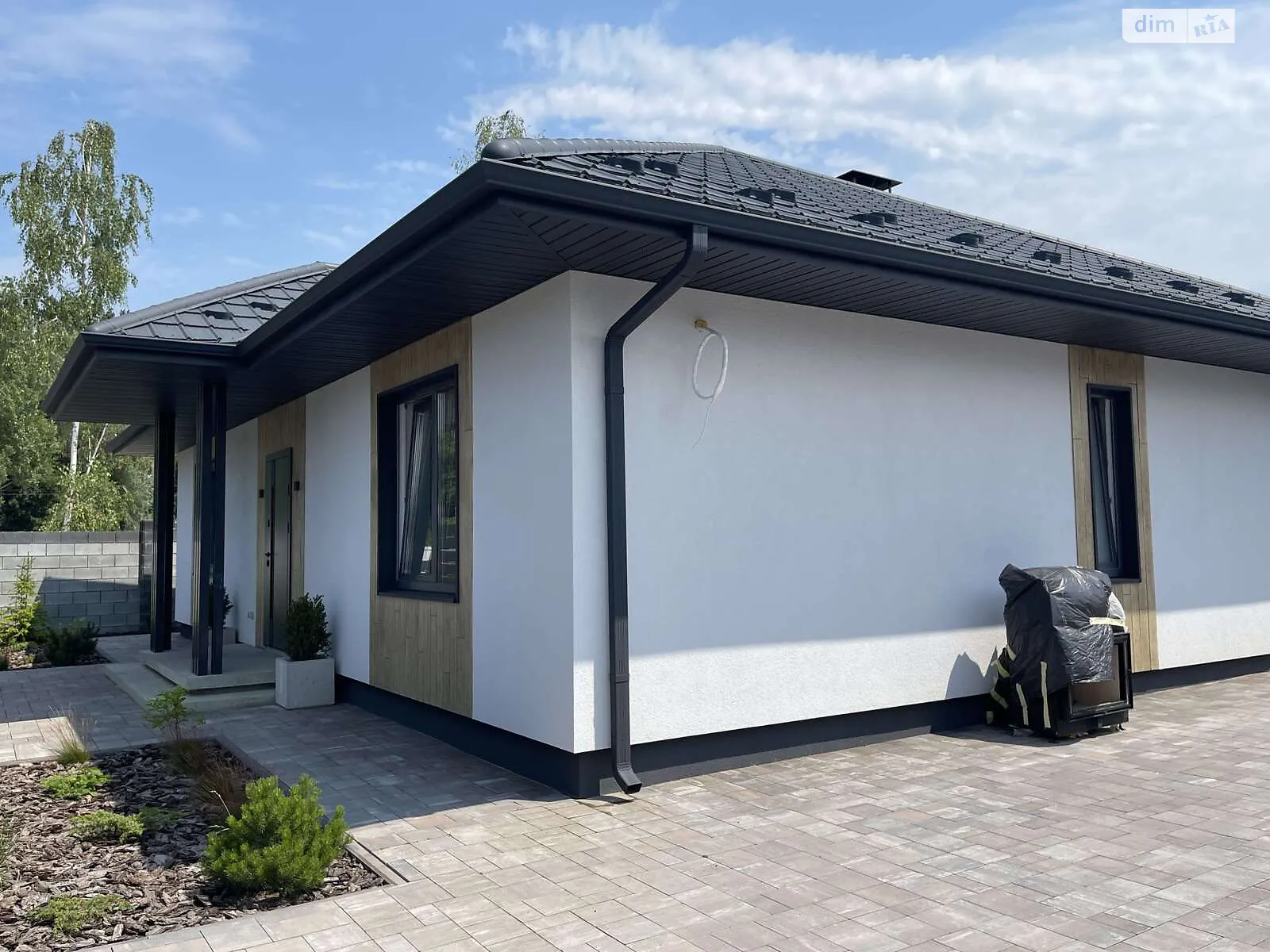 Продается одноэтажный дом 100 кв. м с гаражом, цена: 150000 $ - фото 1