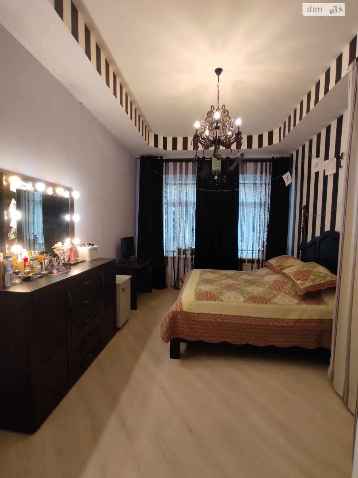 Продается 4-комнатная квартира 86.3 кв. м в Одессе, пер. Высокий, 2 - фото 1