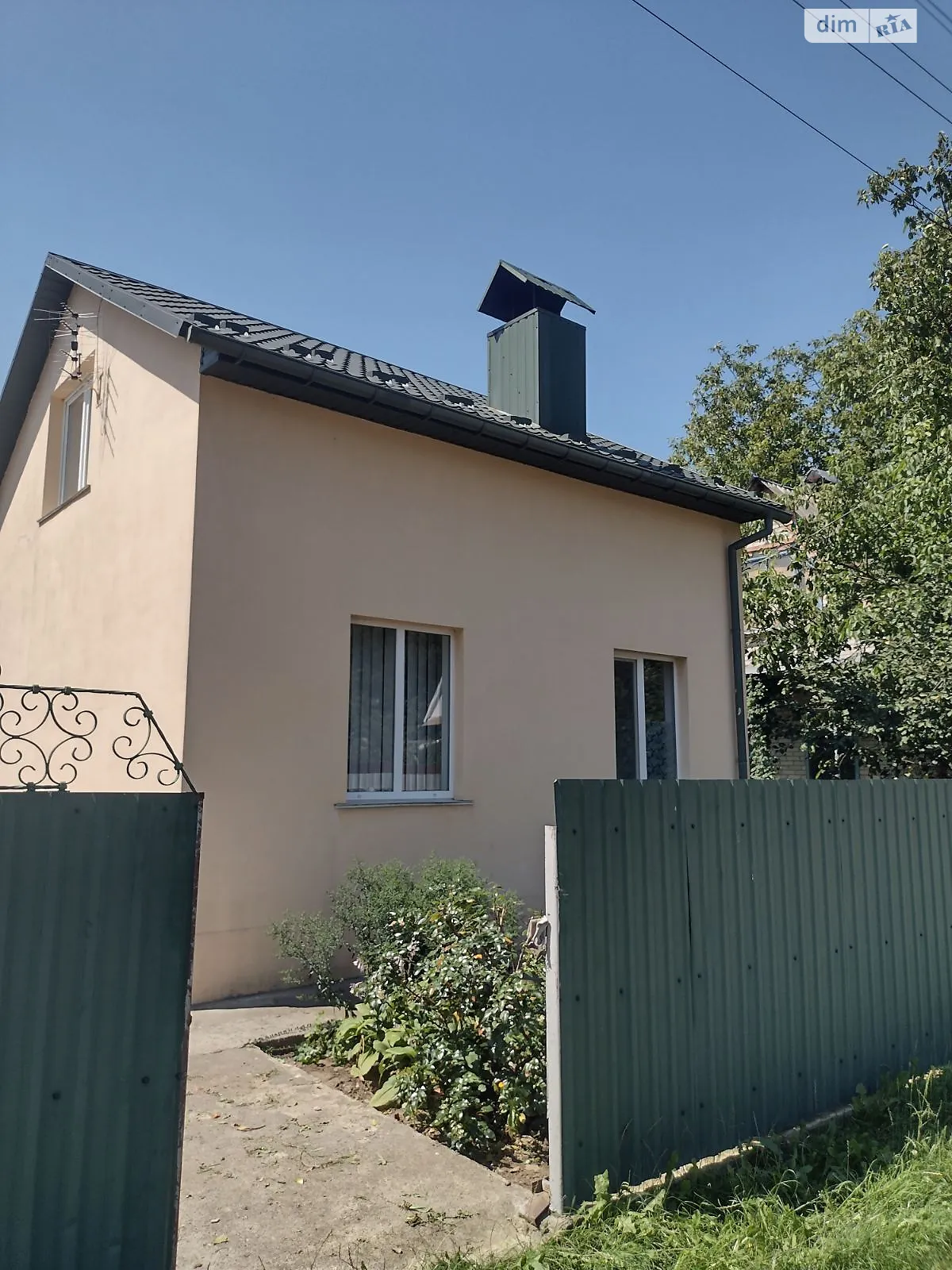 Продается дом на 2 этажа 72 кв. м с гаражом, цена: 29000 $ - фото 1