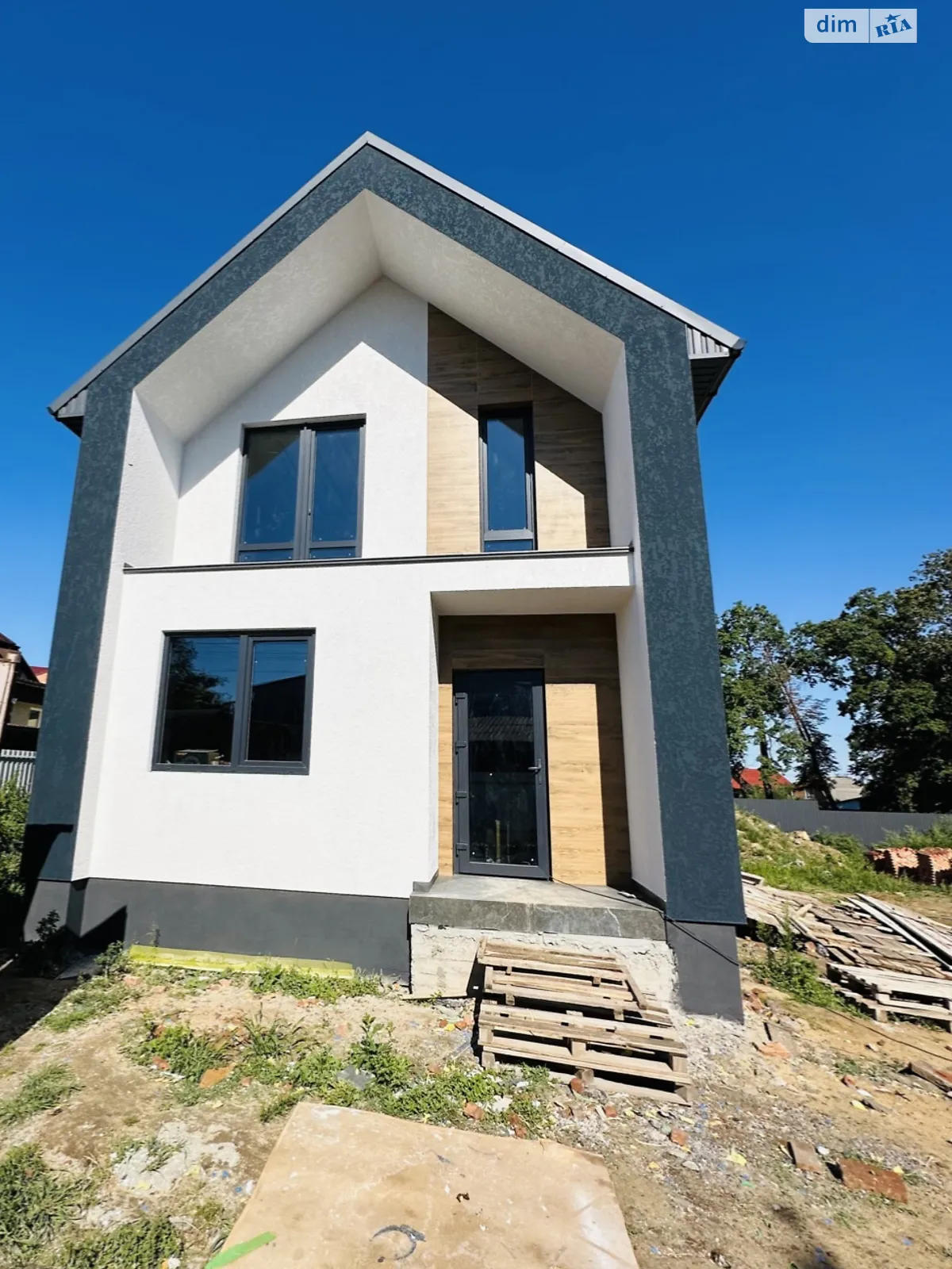 Продается дом на 2 этажа 95 кв. м с камином, цена: 98000 $ - фото 1