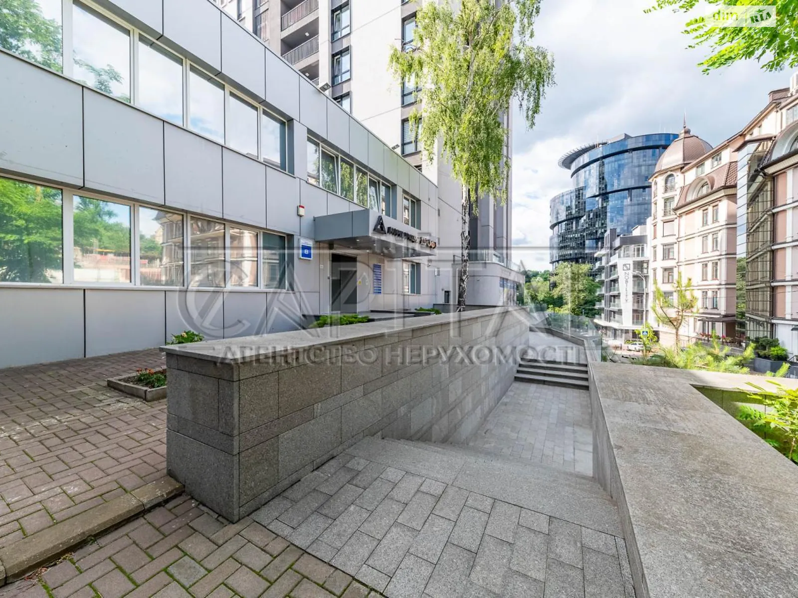 Продается офис 708.1 кв. м в бизнес-центре, цена: 950000 $ - фото 1