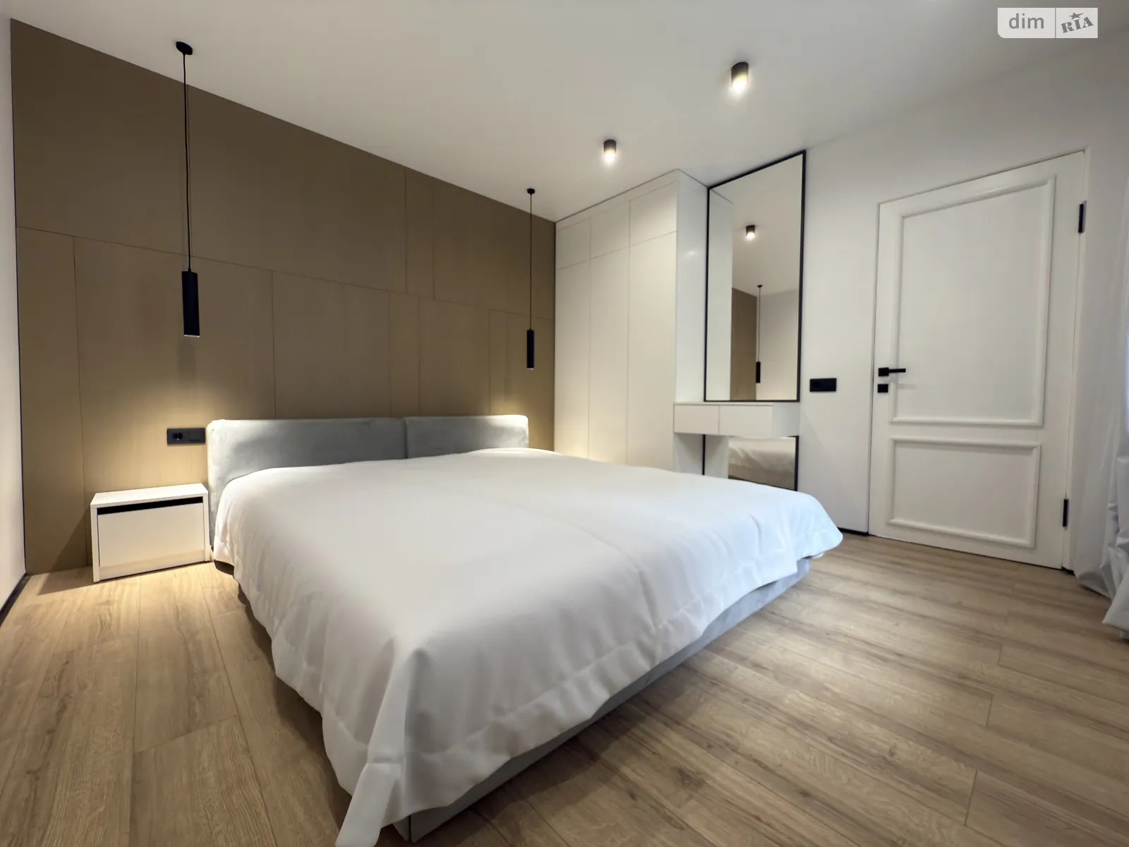 Сдается в аренду одноэтажный дом 73 кв. м с бассейном, цена: 1399 $ - фото 1