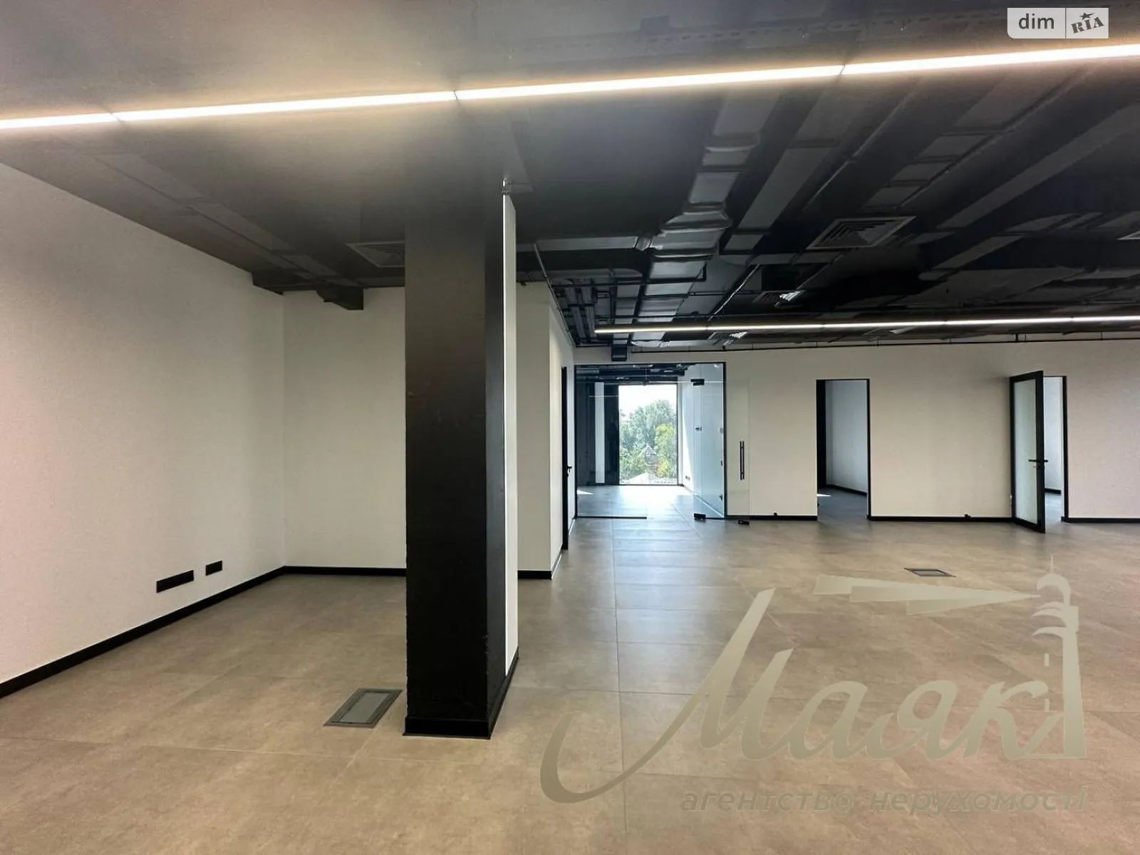 Сдается в аренду офис 309 кв. м в бизнес-центре, цена: 7725 $ - фото 1