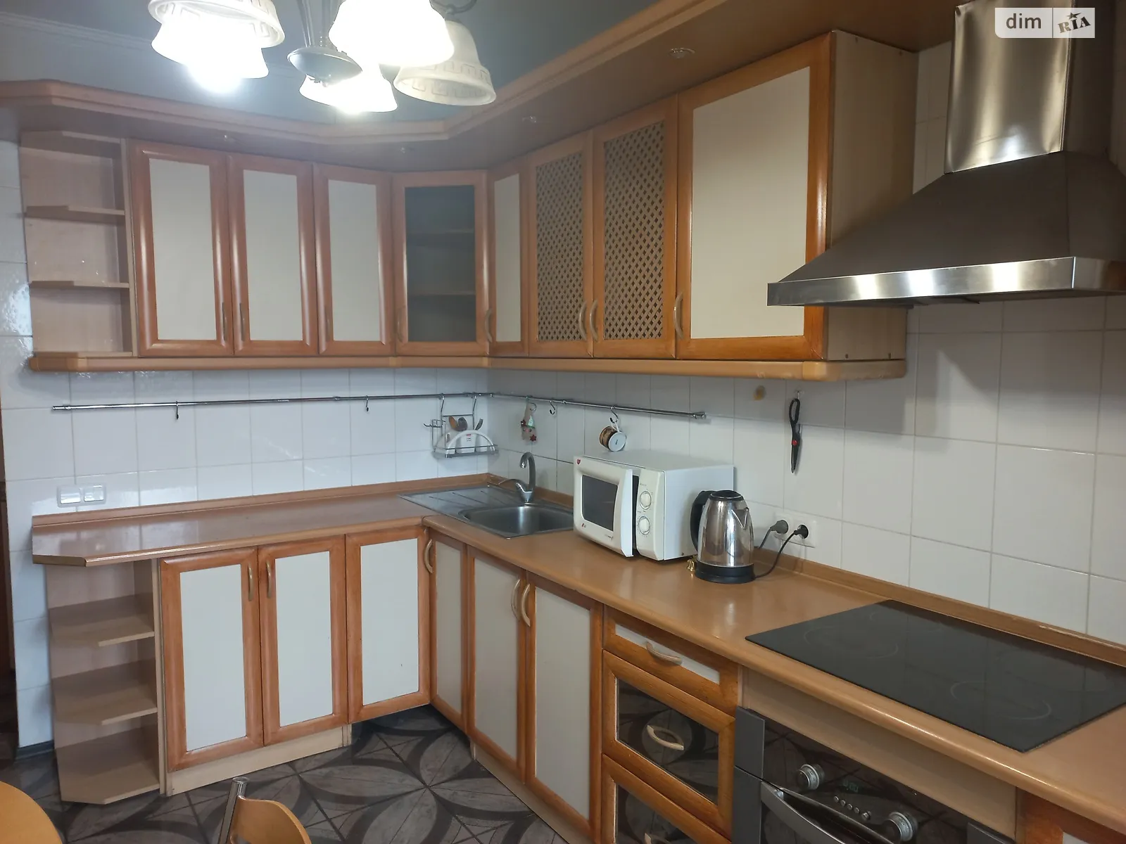 Продается 2-комнатная квартира 60 кв. м в Киеве, ул. Анны Ахматовой, 3А - фото 1