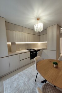 Продажа квартиры, Ивано-Франковск, р‑н. Княгинин, Юліана Пелеша (Крайковского) улица, дом 3 корпус 8