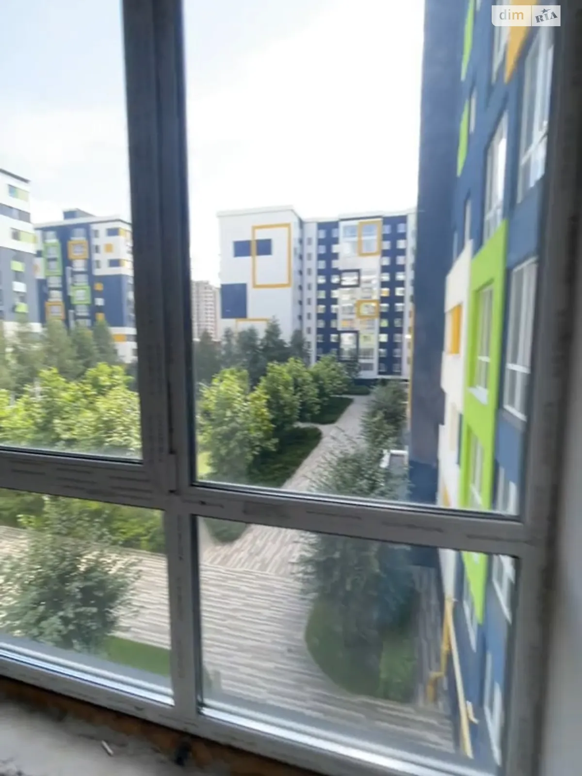 Продается 1-комнатная квартира 30 кв. м в Буче, бул. Леонида Бирюкова, 1 - фото 1