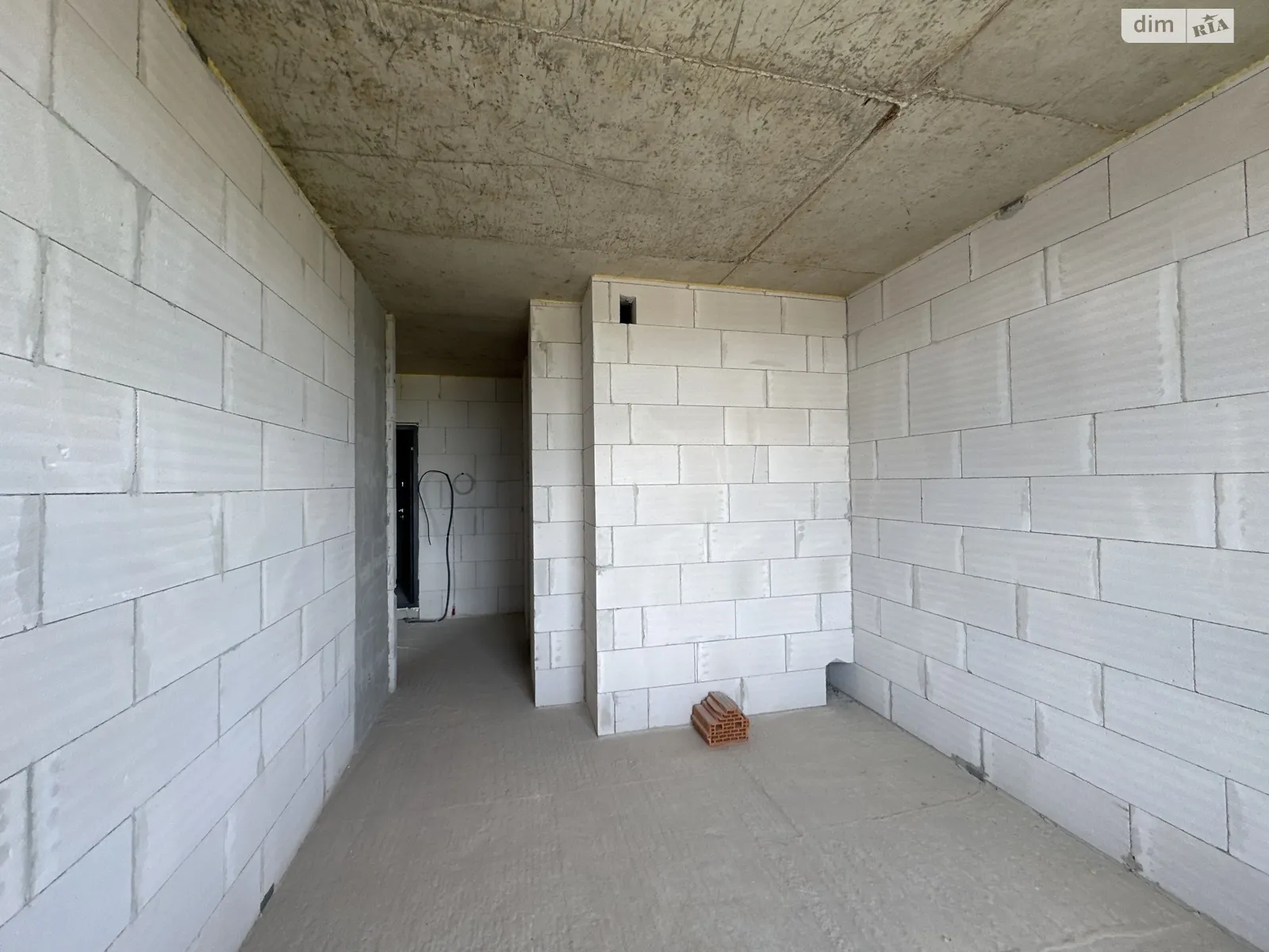 Продается 1-комнатная квартира 38 кв. м в Ивано-Франковске, ул. Химиков - фото 1