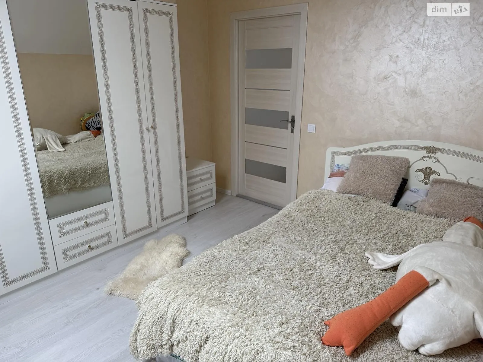 Продается 3-комнатная квартира 61.3 кв. м в Ужгороде, ул. Шолтеса - фото 1