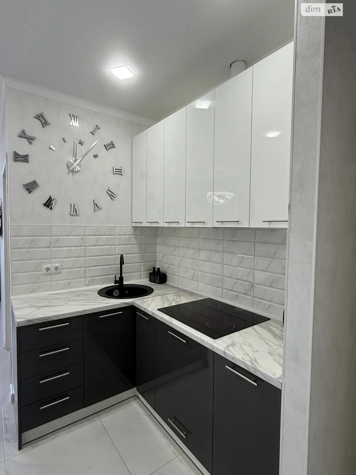 Продается 1-комнатная квартира 42 кв. м в Лиманке, ул. Жемчужная, 8 - фото 1