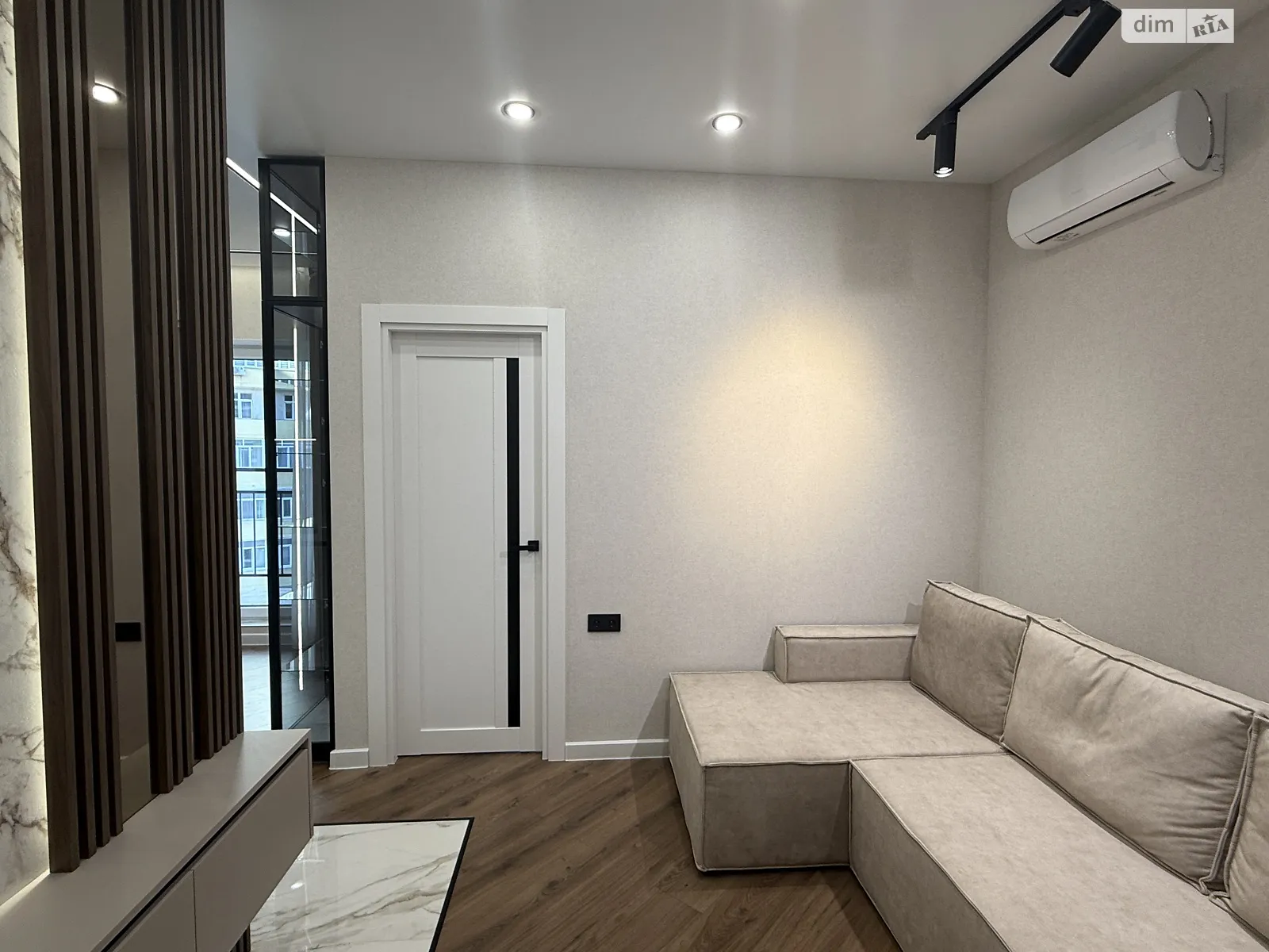 Продается 1-комнатная квартира 43 кв. м в Одессе, ул. Краснова, 3 корпус 66 - фото 1