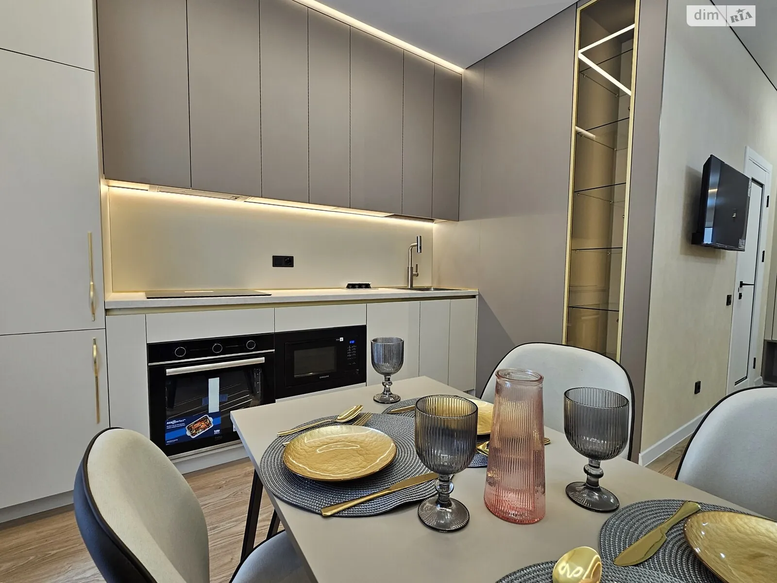 Продается 1-комнатная квартира 43 кв. м в Одессе, ул. Краснова - фото 1