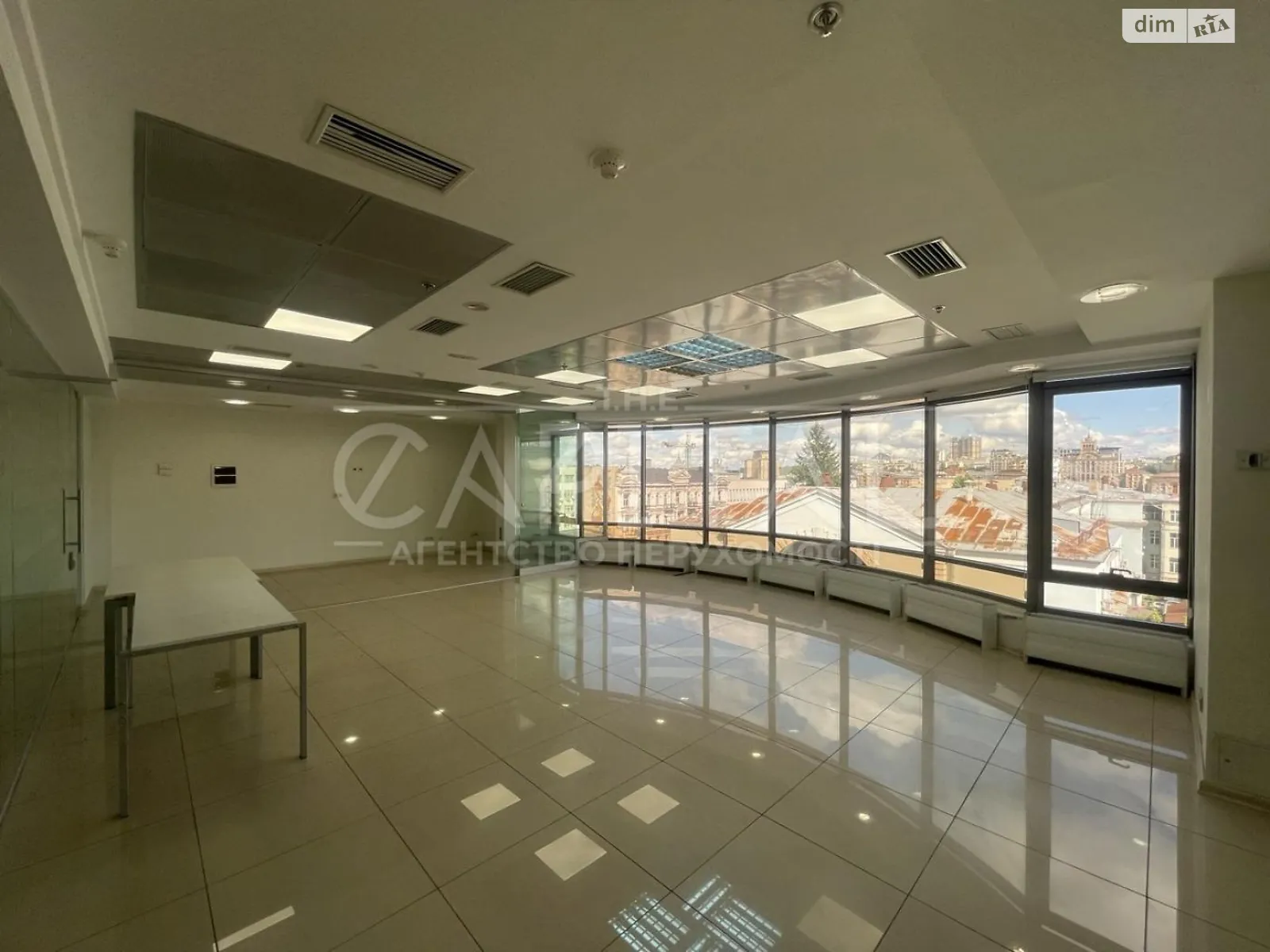 Здається в оренду офіс 410 кв. м в бізнес-центрі, цена: 10533 $ - фото 1