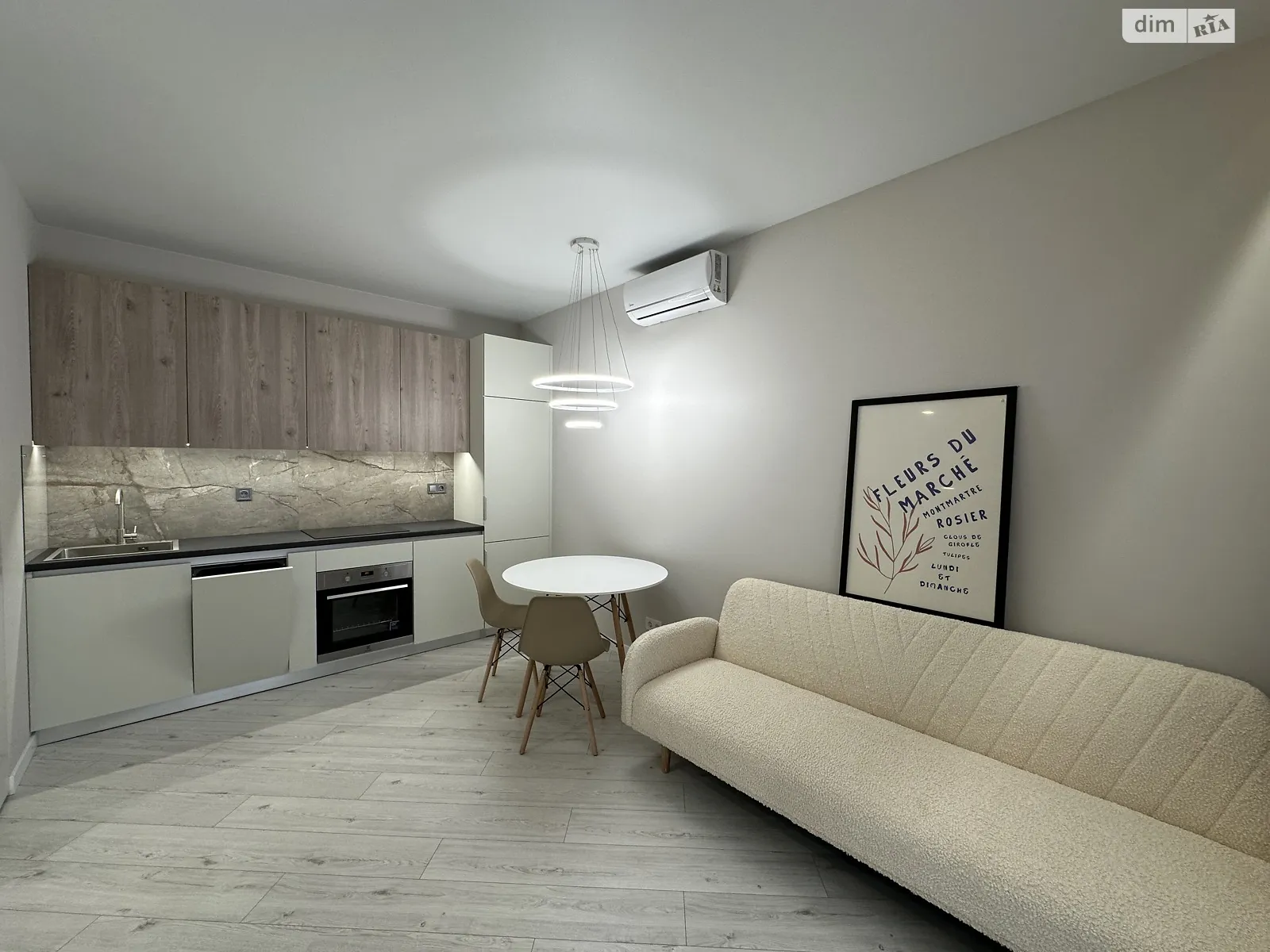 Продается 1-комнатная квартира 41 кв. м в Одессе, ул. Краснова, 3 корпус 61 - фото 1