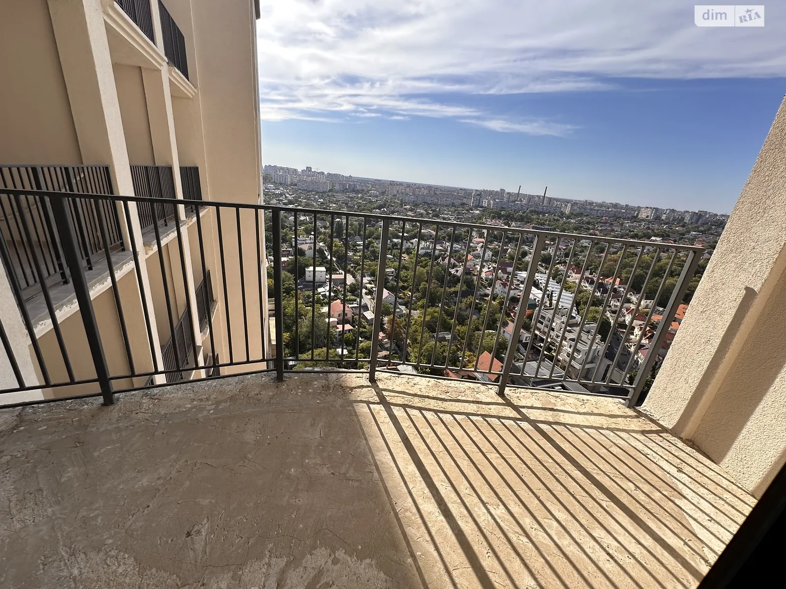 Продается 2-комнатная квартира 76 кв. м в Одессе, ул. Дача Ковалевского, 5Б - фото 1