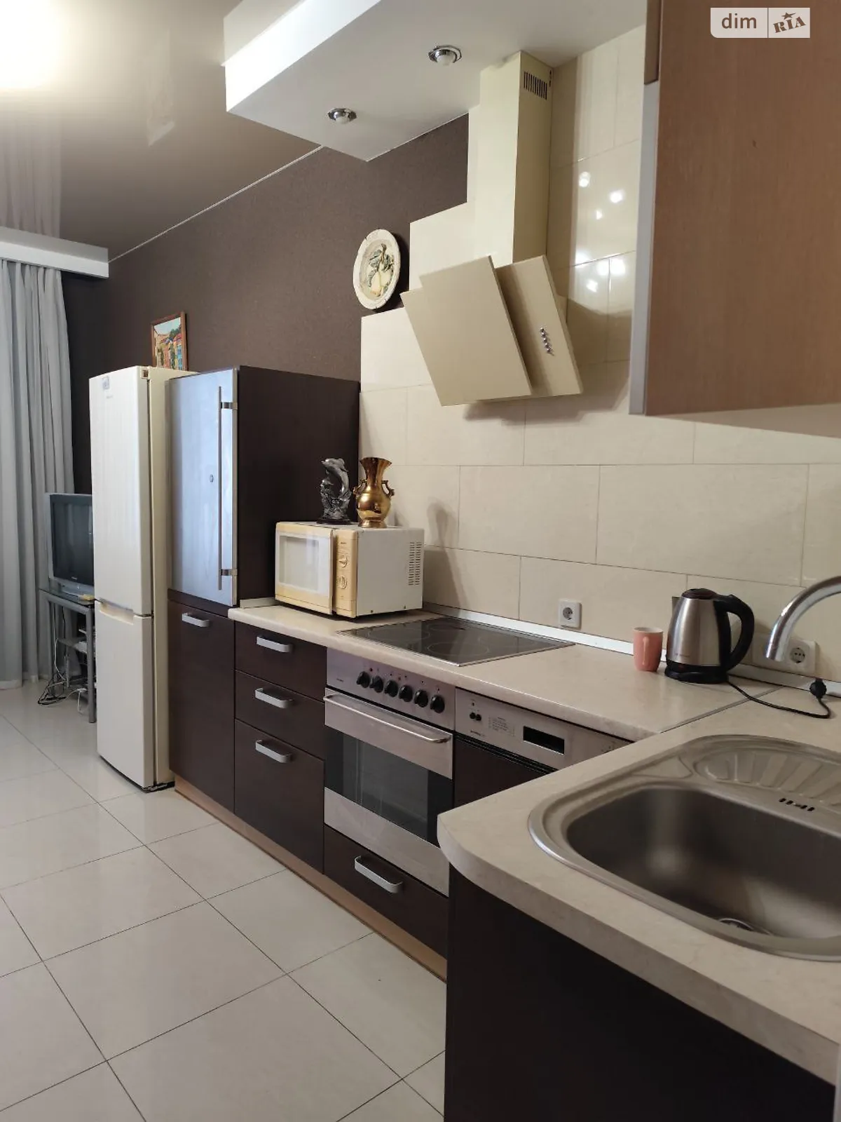 Здається в оренду 1-кімнатна квартира 55 кв. м у Одесі, вул. Середньофонтанська, 19Б - фото 1