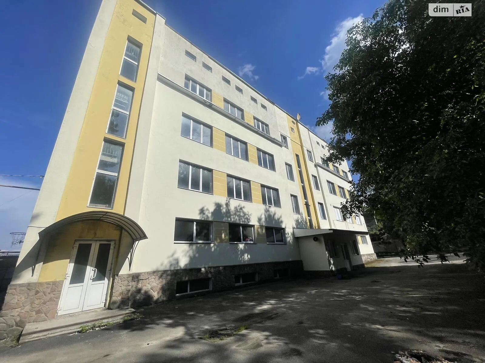 Сдается в аренду помещения свободного назначения 2500 кв. м в 4-этажном здании, цена: 200000 грн - фото 1