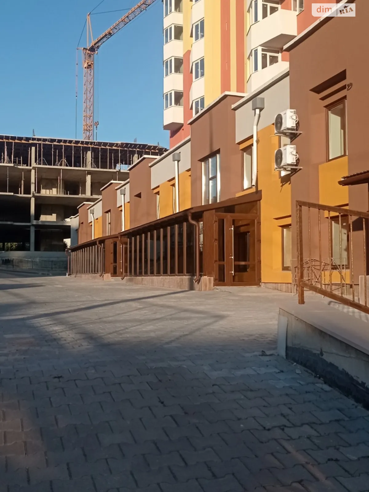 Здається в оренду приміщення вільного призначення 98 кв. м в 9-поверховій будівлі, цена: 1600 $ - фото 1