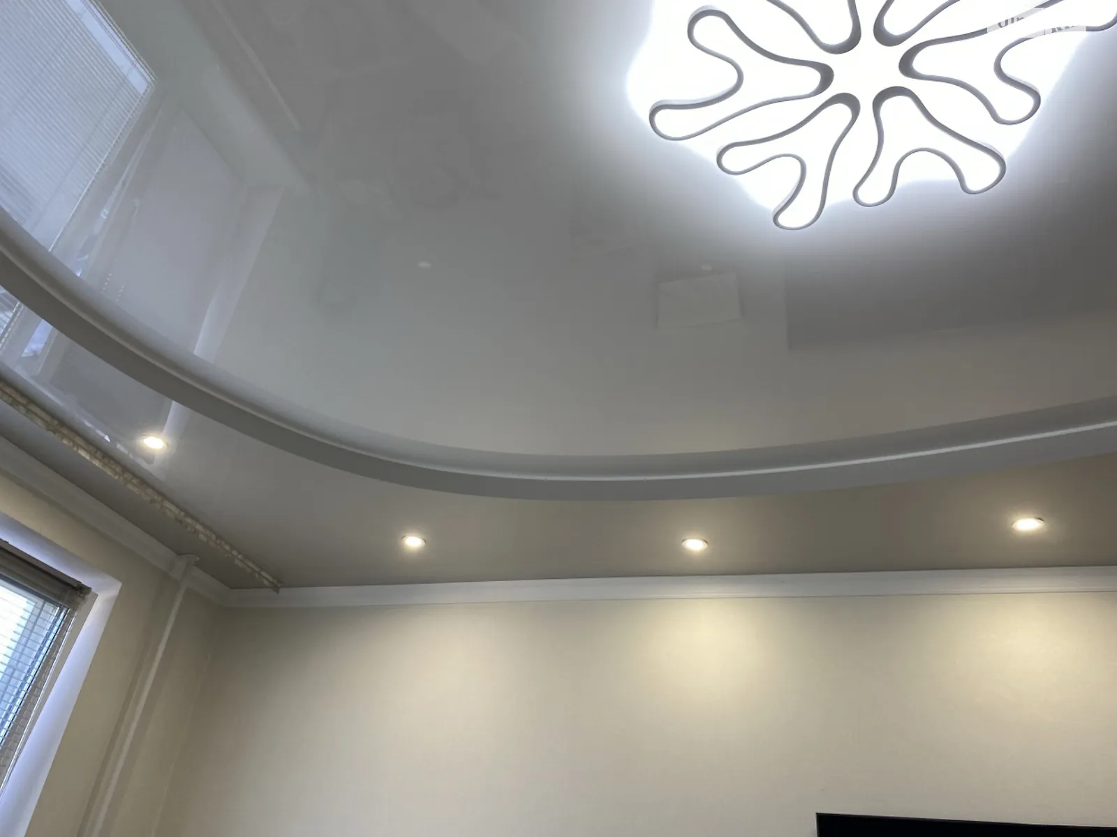 Продается 2-комнатная квартира 54.8 кв. м в Павлограде, ул. Подгорная, 8 - фото 1