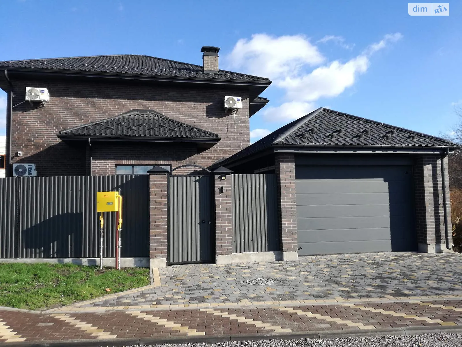 Сдается в аренду дом на 2 этажа 140 кв. м с садом, цена: 1650 $ - фото 1