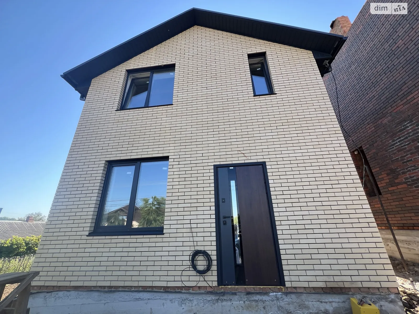 Продается дом на 2 этажа 110 кв. м с террасой, цена: 88000 $ - фото 1