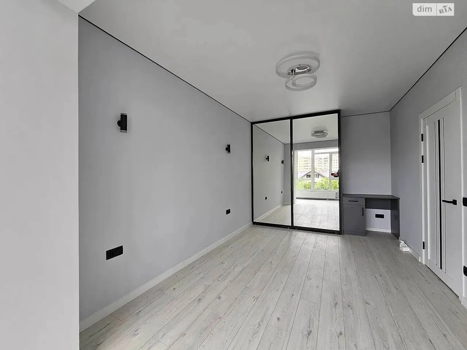 Продается 1-комнатная квартира 38.5 кв. м в Ивано-Франковске, ул. Мира - фото 1