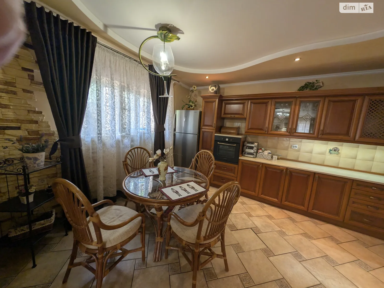 Продается дом на 3 этажа 177.6 кв. м с баней/сауной, цена: 365000 $ - фото 1