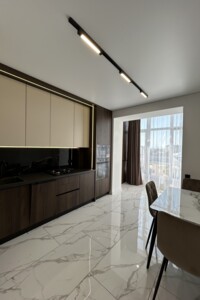 Продажа квартиры, Ивано-Франковск, р‑н. Центр, Высочана Семена улица, дом 19